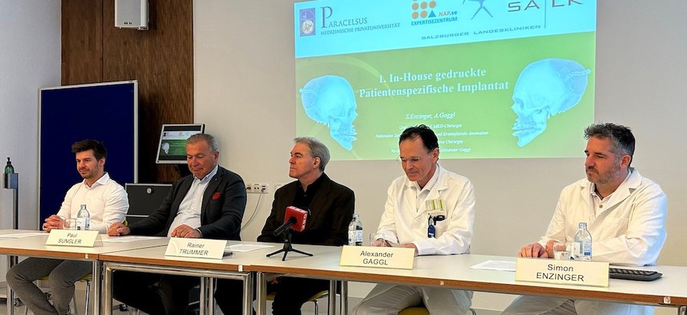 Salzburg University Hospital Press Conference.jpeg
